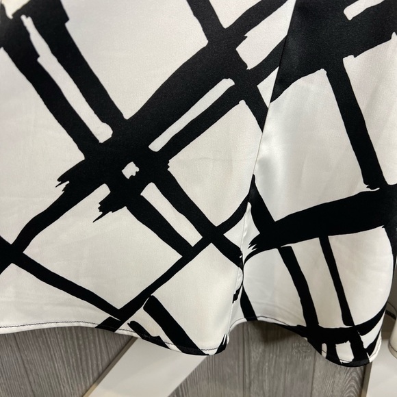 380. XOXO Juniors B&W Dress w/Side zipper. - Picture 9 of 9